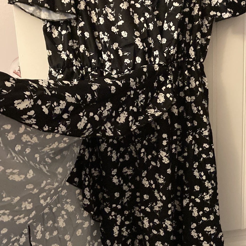 NWT Bloomchic wrap dress - Picture 2 of 4